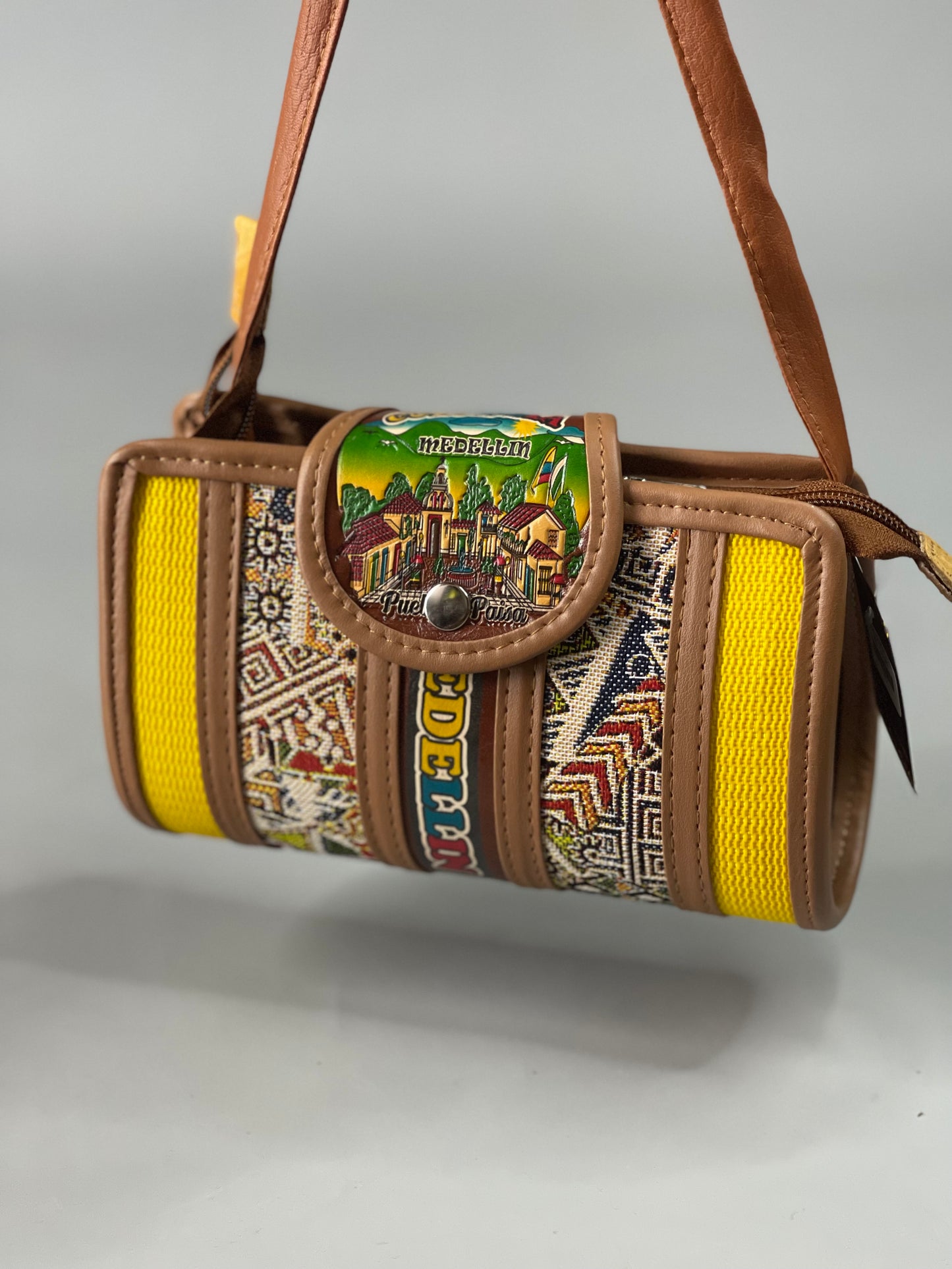 Bolso Cilindro Pequeño Rojo y Amarillo