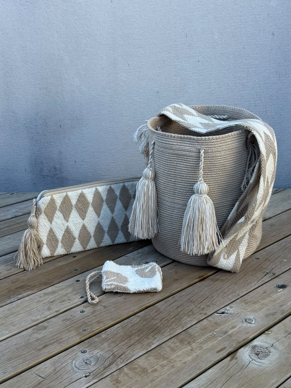 Combo Wayuu: Mochila GRANDE + Monedero + Sobre Artesanal