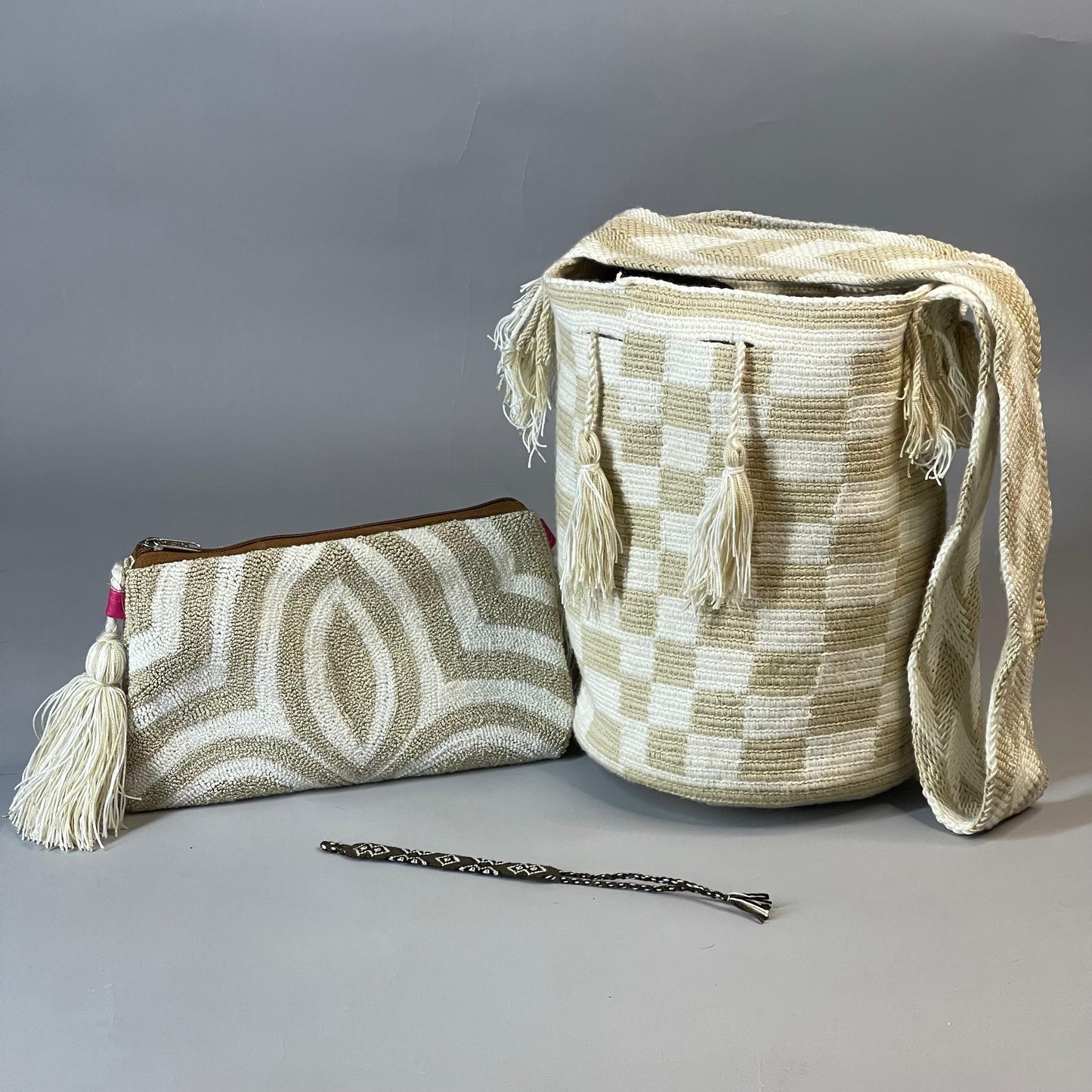 😱Combo Wayuu: Mochila GRANDE Diseño+ Sobre Tapizado+ (MANILLA GRATIS) 🎁