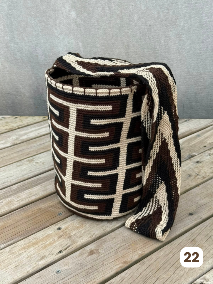 Mochila GRANDE tipo Arhuaca ⭐️🐑(30x28)
