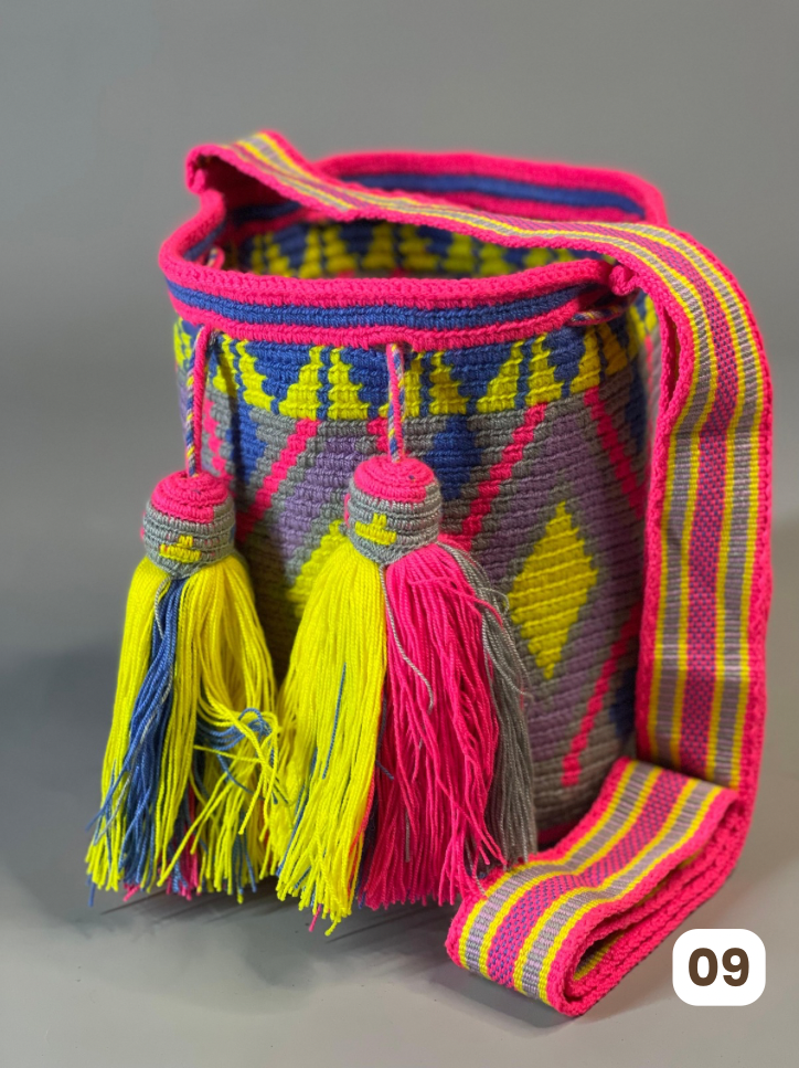 Mochila MEDIANA Colección PREMIUM  🔥⭐️ (22x20)