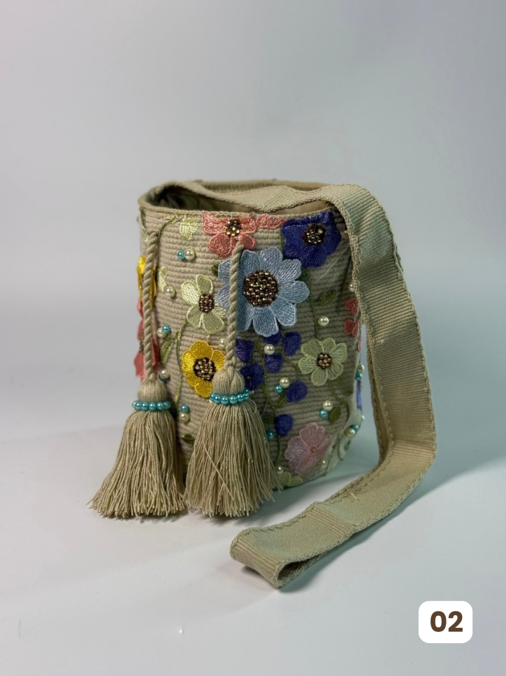 Mochila Recamada MEDIANA Primavera🌸🌷💎 (22x20)