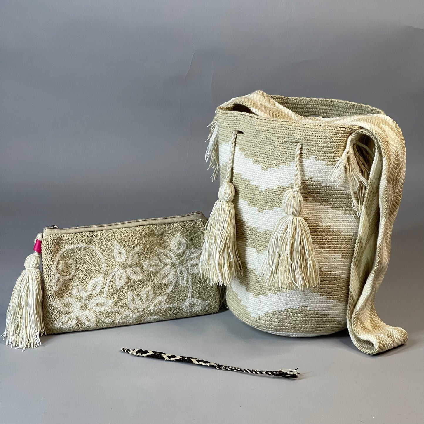😱Combo Wayuu: Mochila GRANDE Diseño+ Sobre Tapizado+ (MANILLA GRATIS) 🎁