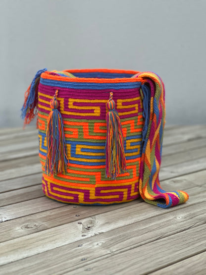 Mochila GRANDE Esencia Clásica🍂 (31x28)