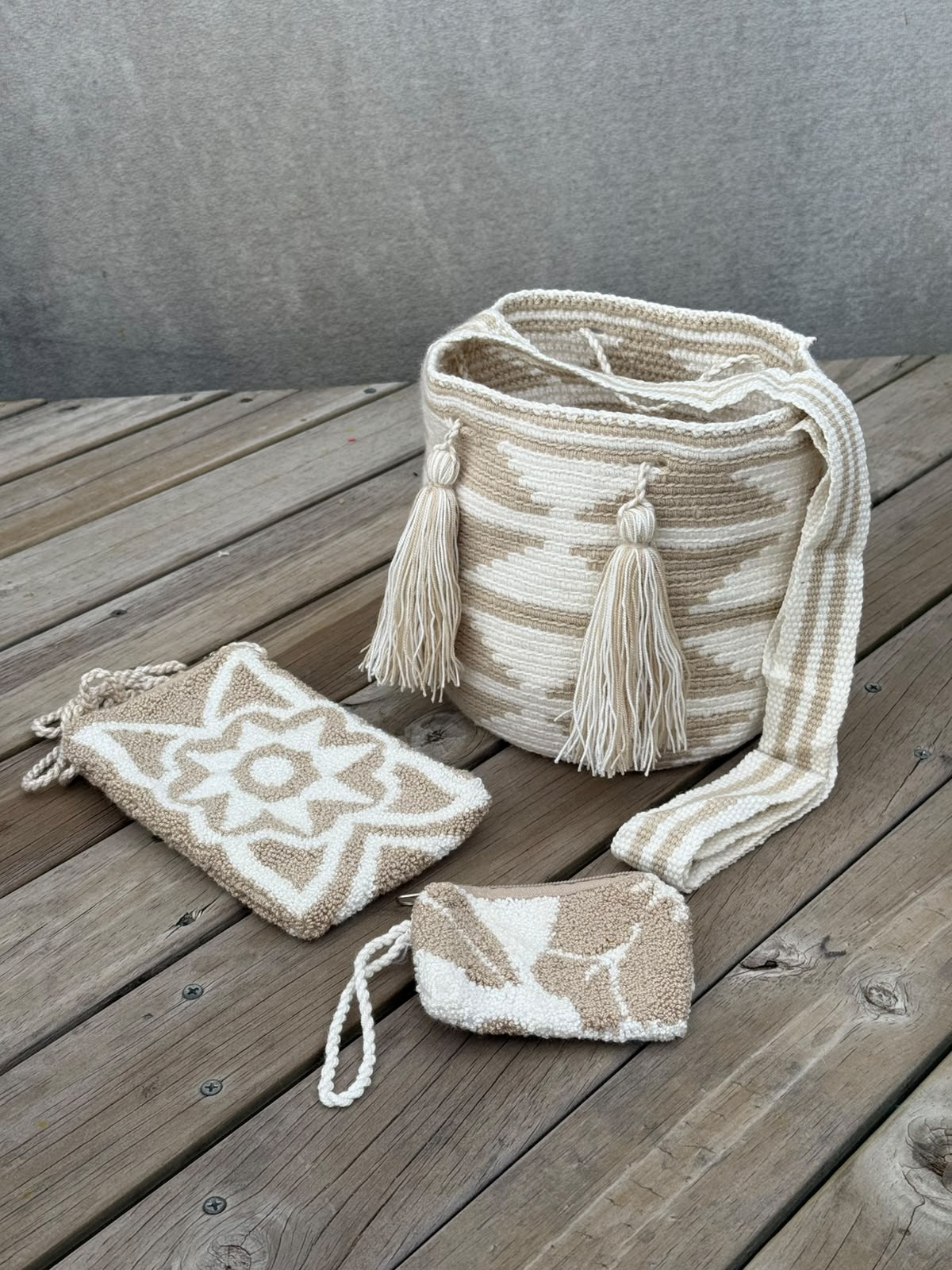 Combo: Mochila MEDIANA Diseño + Portacelular + (MONEDERO GRATIS)