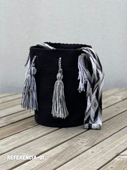 Mochila GRANDE Negra⚫️ 🎩(31x28)