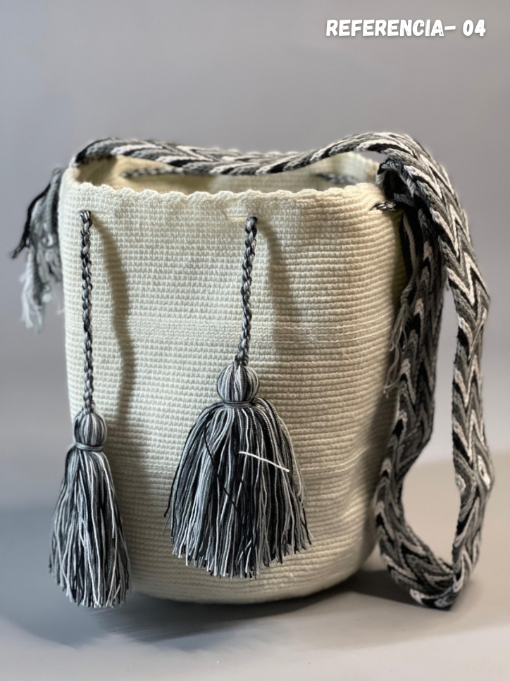 Mochila GRANDE Blanca ⚪️(31x28)