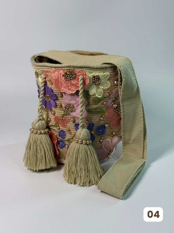 Mochila Recamada MEDIANA Primavera🌸🌷💎 (22x20)