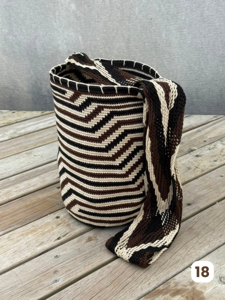 Mochila GRANDE tipo Arhuaca ⭐️🐑(30x28)