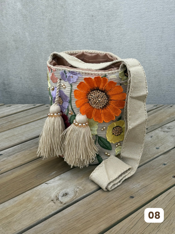 Mochila Recamada MEDIANA Primavera🌸🌷💎 (22x20)