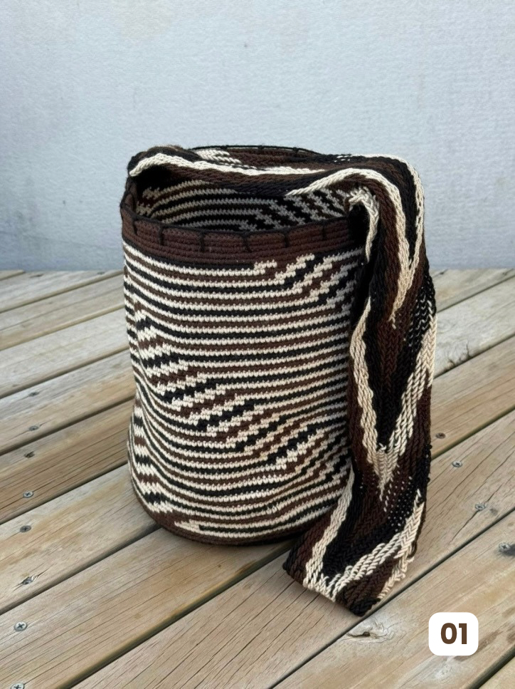 Mochila GRANDE tipo Arhuaca ⭐️🐑(30x28)