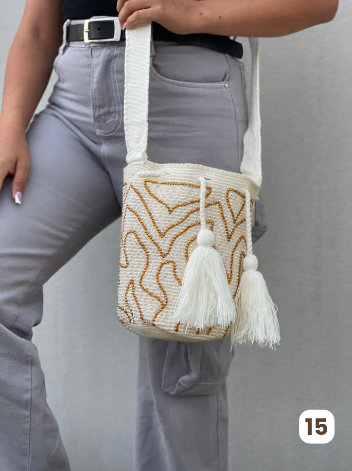 Mochila MEDIANA Perlada💫(22x18)