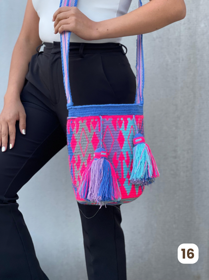 Mochila MEDIANA Colección PREMIUM  🔥⭐️ (22x20)