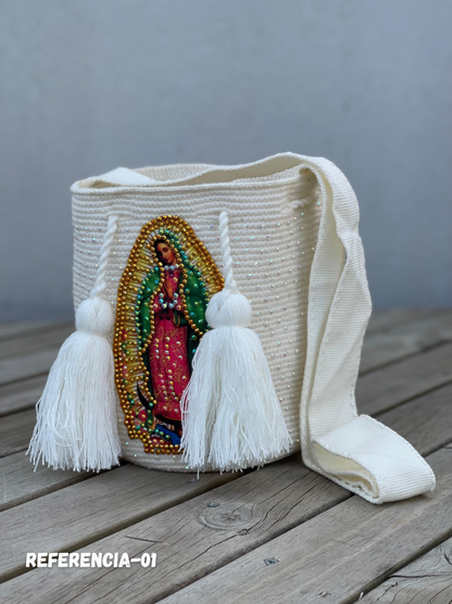 Mochila Wayuu – Colección Virgen Perlada ✨🙏 – (22x20)