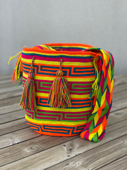 Mochila GRANDE Fiesta Tropical🌴 (31x28)