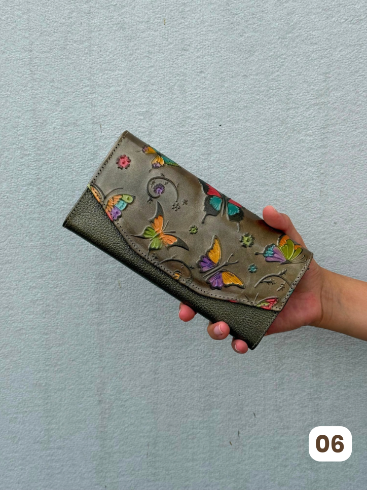 🦋 Billetera Artesanal Pintada a Mano