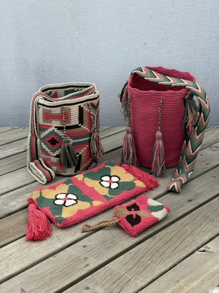 Combo Especial: 2 Mochilas MEDIANAS + (Sobre Wayuu + Monedero GRATIS)