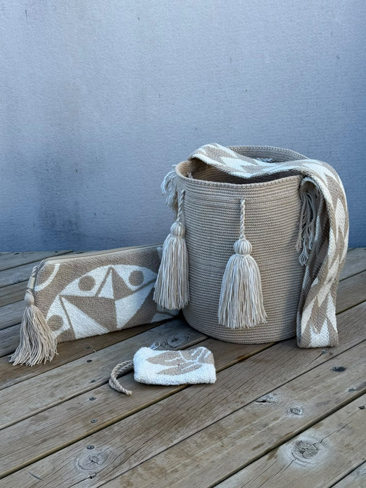 Combo Wayuu: Mochila GRANDE + Monedero + Sobre Artesanal