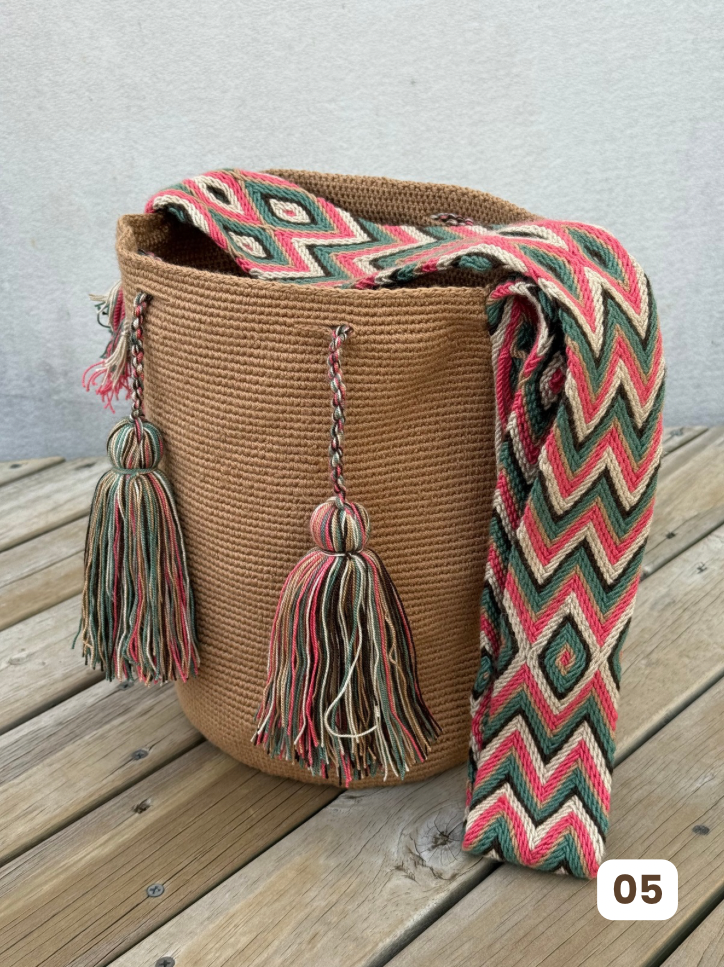 Mochila GRANDE Unicolor Tonos Tierra (31x28)