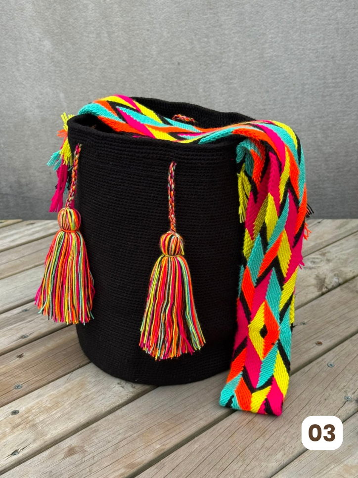 Mochila GRANDE Negra⚫️ 🎩(31x28)