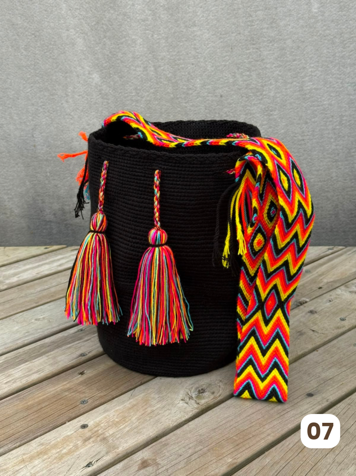 Mochila GRANDE Negra⚫️ 🎩(31x28)