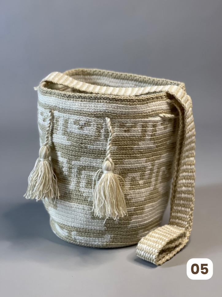 Mochila MEDIANA Tradicional 🎨 (21x18)