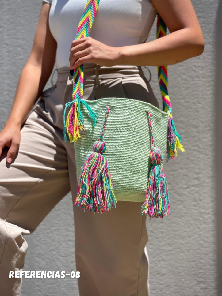 Mochila MEDIANA Unicolor🌟 (21x18)