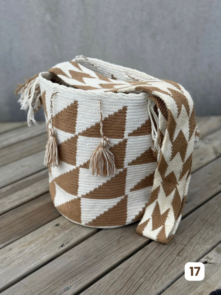 Mochila GRANDE Tonos Tierra🌤️ (31x28)