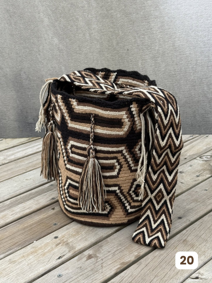 Mochila GRANDE Tonos Tierra🌤️ (31x28)