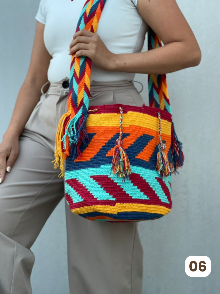 Mochila GRANDE Esencia Clásica🍂 (31x28)