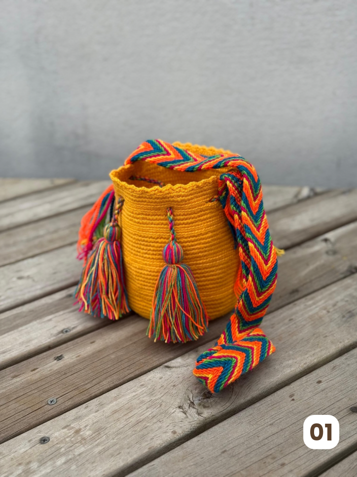 Mochila PEQUEÑA Unicolor 🔥⭐️ (15x10)