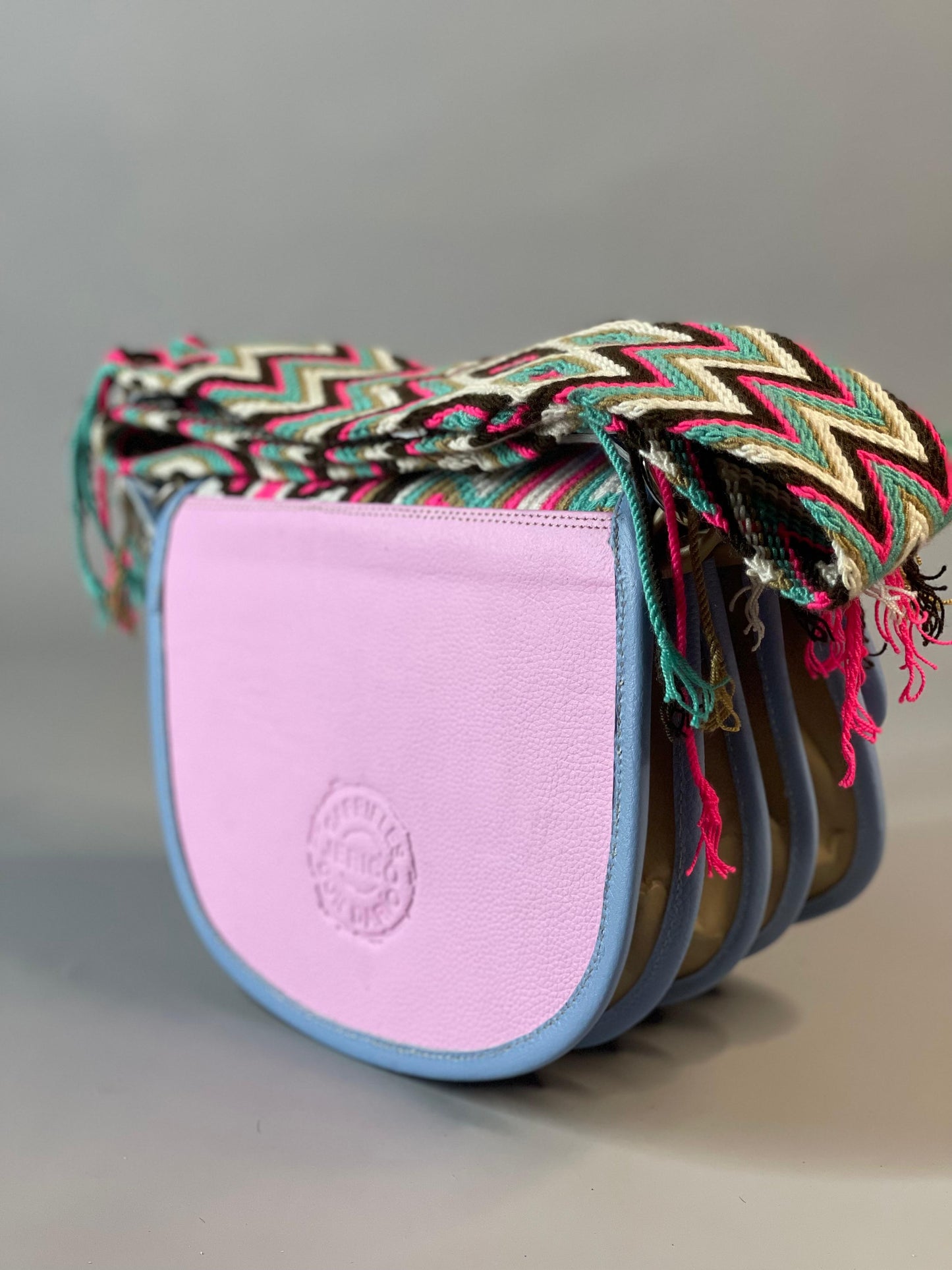 Carriel Wayuu Brillo de Arena – Edición Limitada 🌅