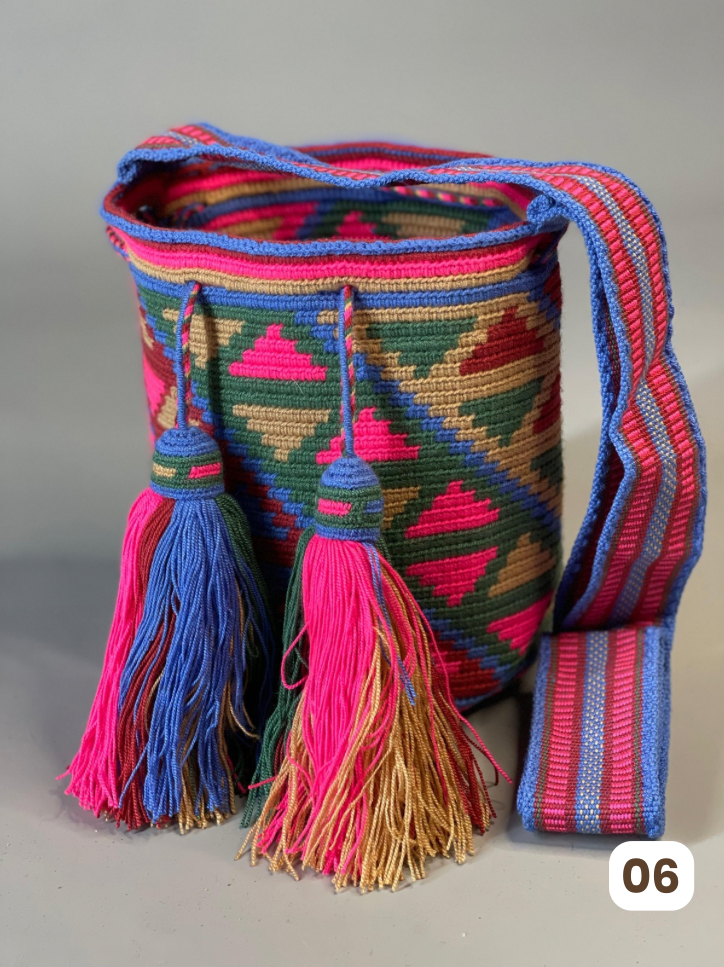 Mochila MEDIANA Colección PREMIUM  🔥⭐️ (22x20)