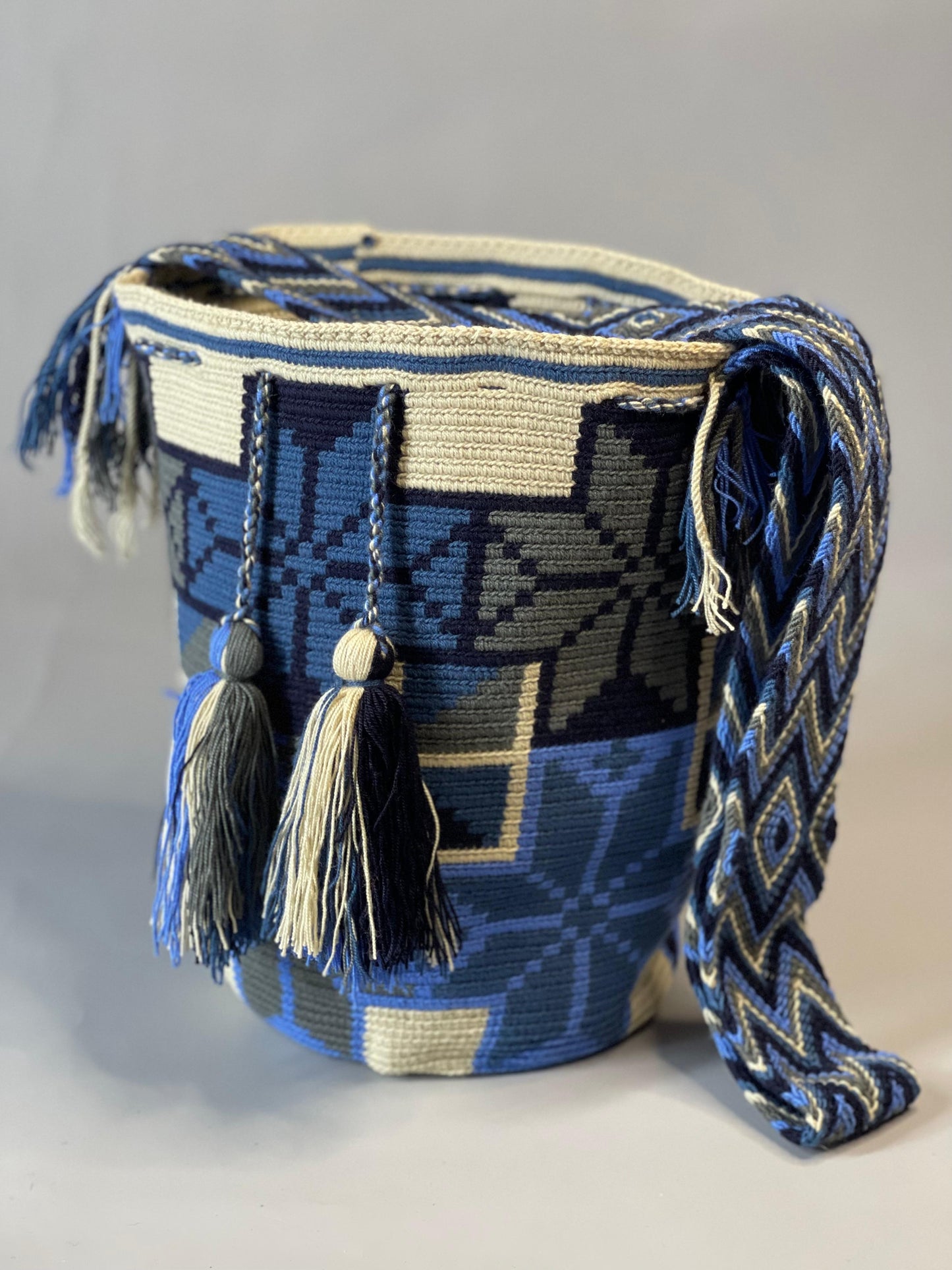 Mochilas GRANDE Diseño Hombre 🔹🩶 (31x28)