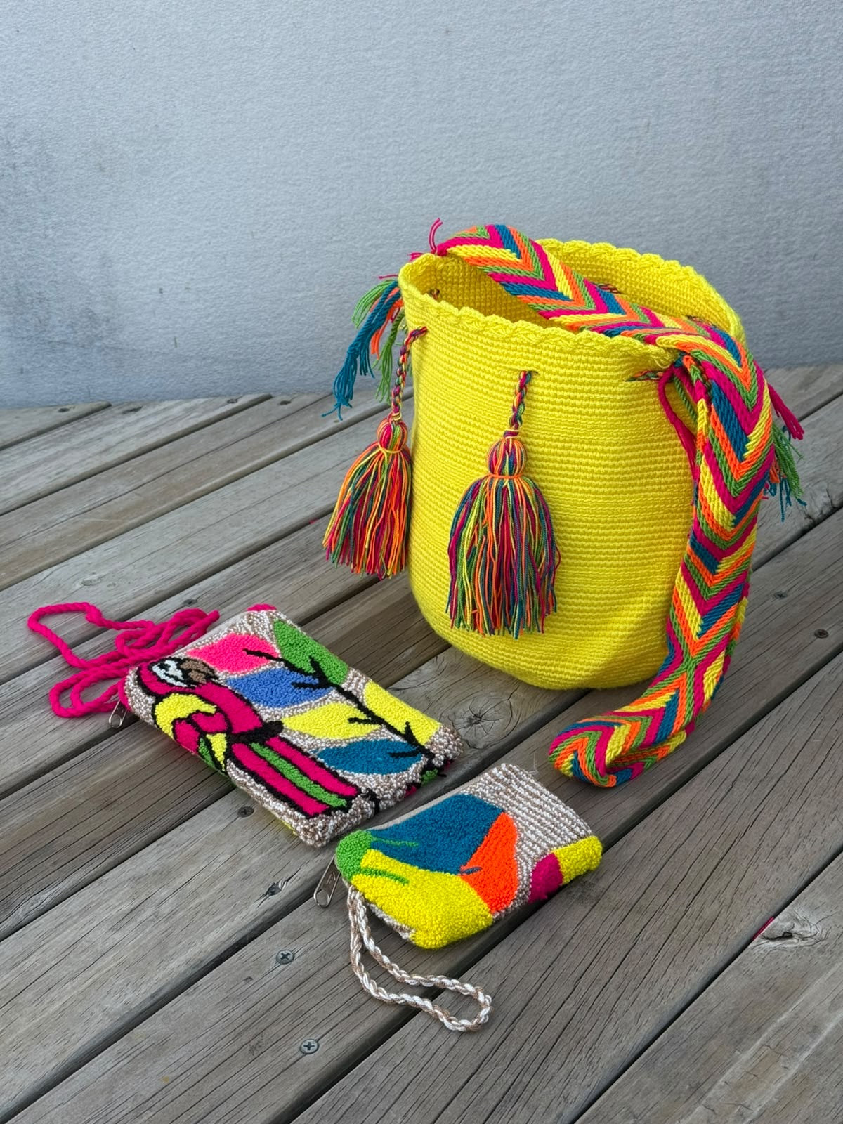 Combo – Mochila Mediana + Portacelular + Monedero – (22x20 cm)