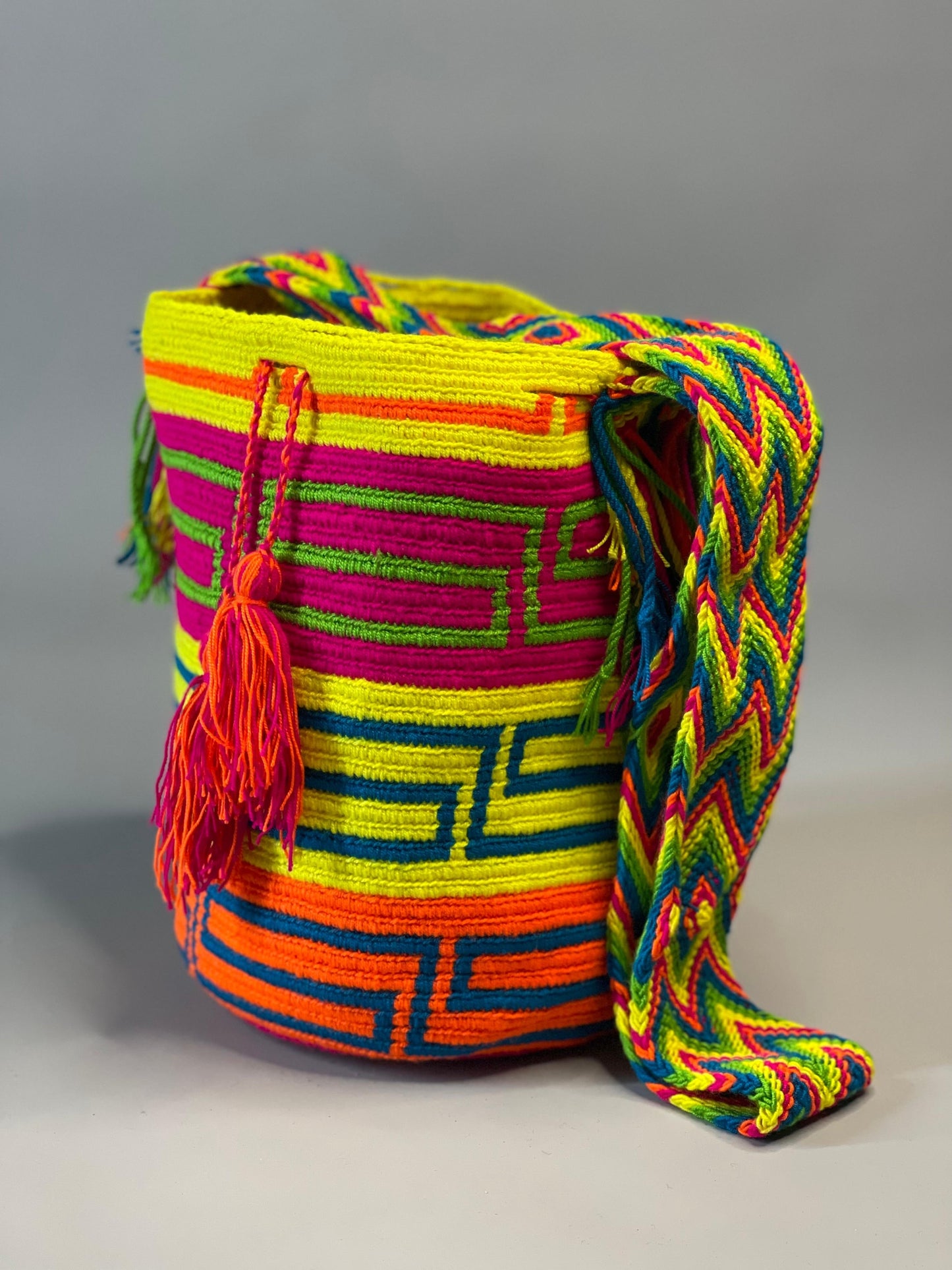 Mochila GRANDE Fiesta Tropical🌴 (31x28)