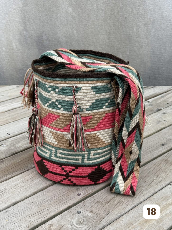 Mochila GRANDE Tonos Guayaba (31x28)