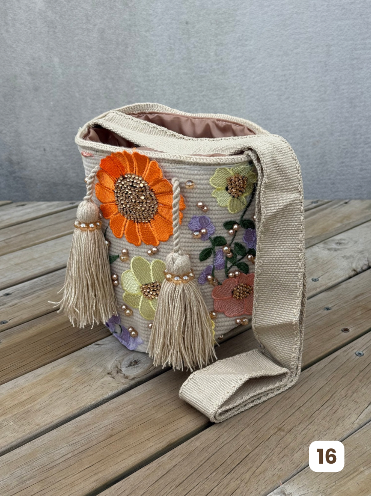 Mochila Recamada MEDIANA Primavera🌸🌷💎 (22x20)