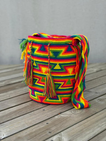 Mochila GRANDE Fiesta Tropical🌴 (31x28)