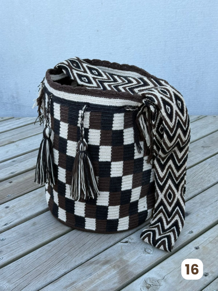 Mochila GRANDE Tonos Tierra🌤️ (31x28)