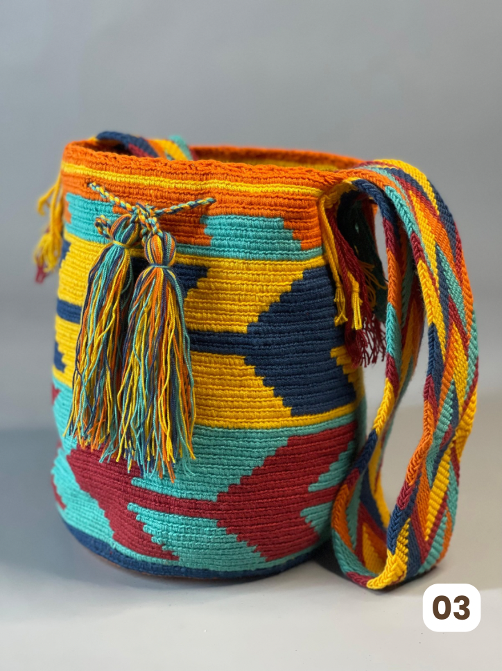 Mochila GRANDE Esencia Clásica🍂 (31x28)