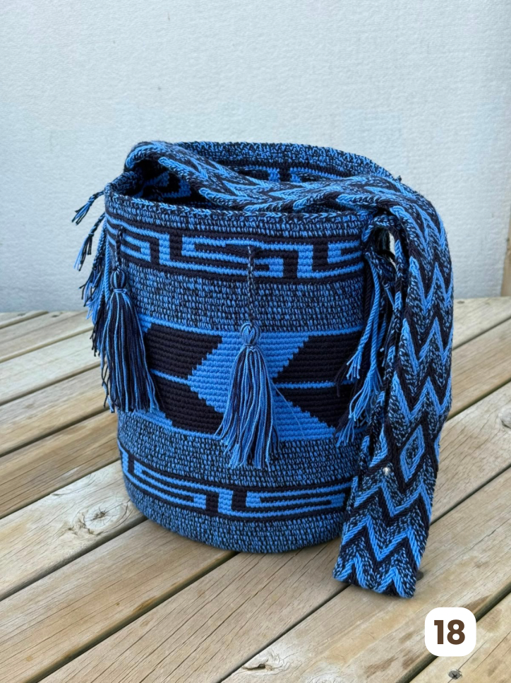 Mochilas GRANDE Diseño Hombre 🔹🩶 (31x28)