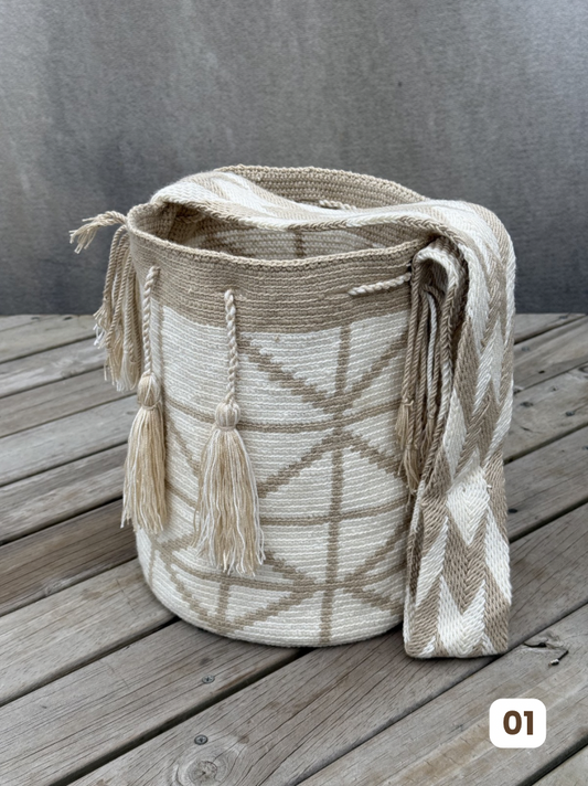 Mochila GRANDE Beige⭐️ (31x28)