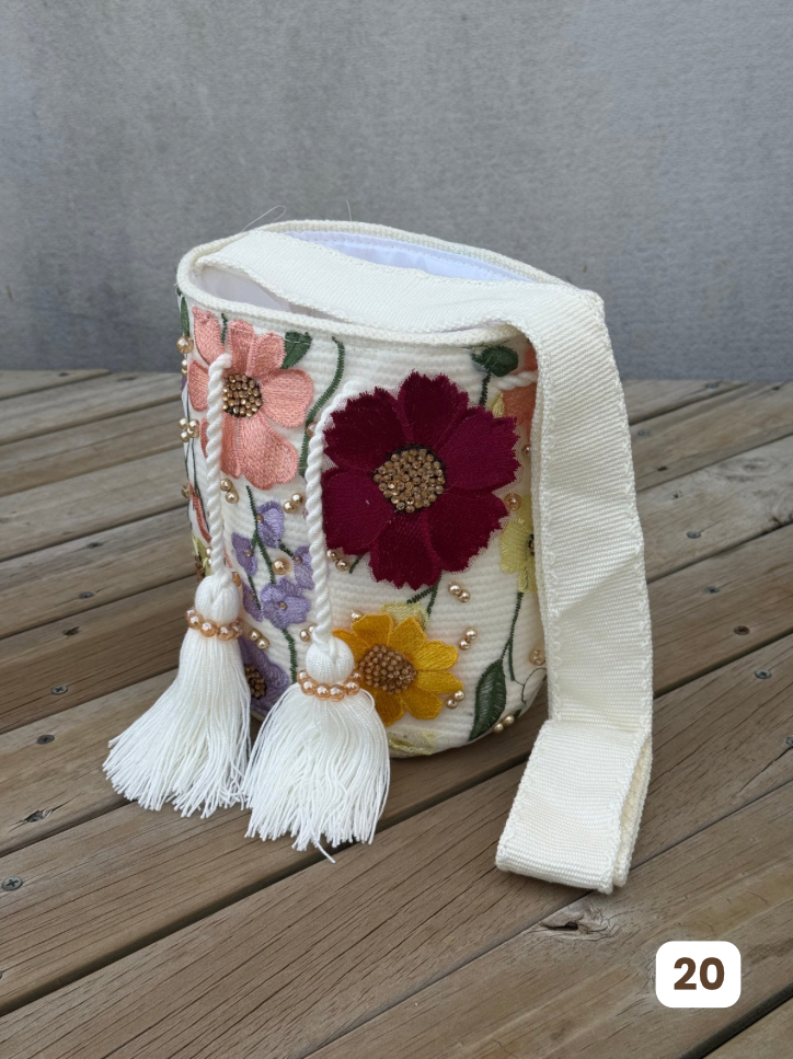 Mochila Recamada MEDIANA Primavera🌸🌷💎 (22x20)