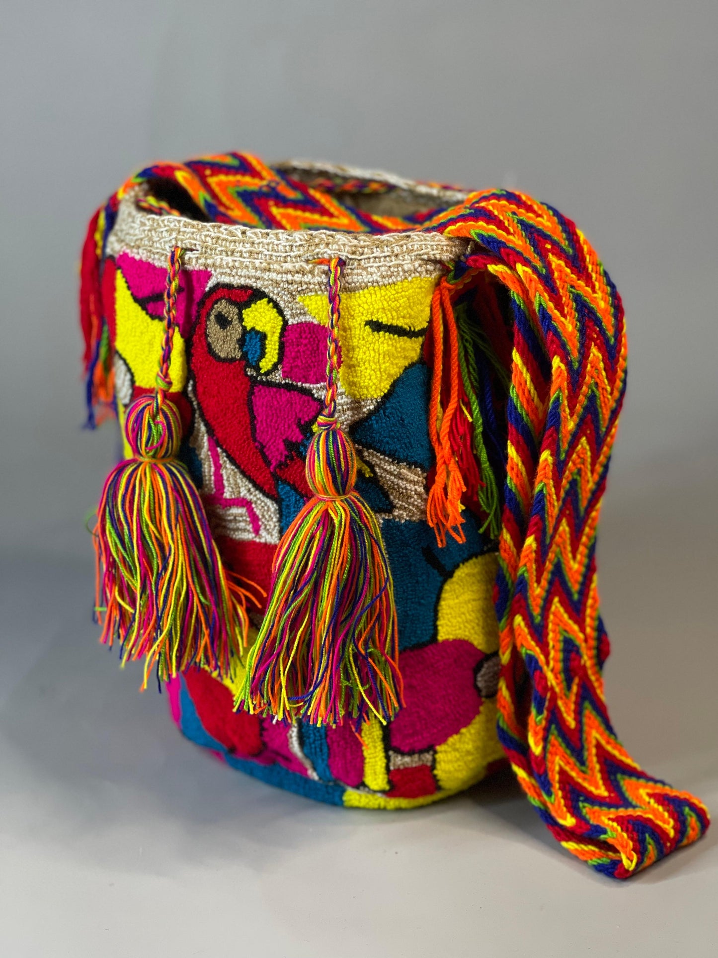 Mochila GRANDE Tapizada (31x28)🦜