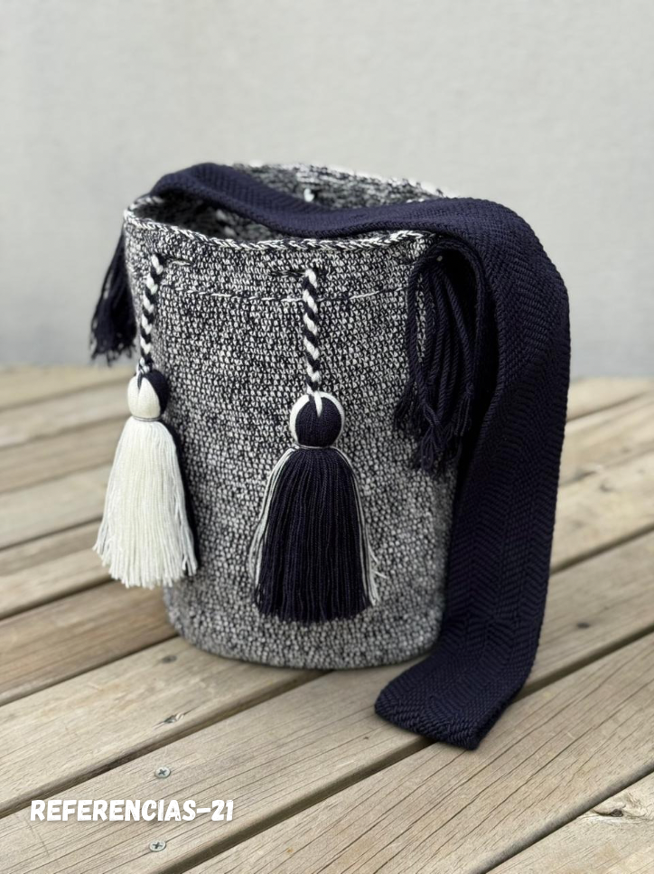 Mochilas GRANDE Diseño Hombre 🔹🩶 (31x28)