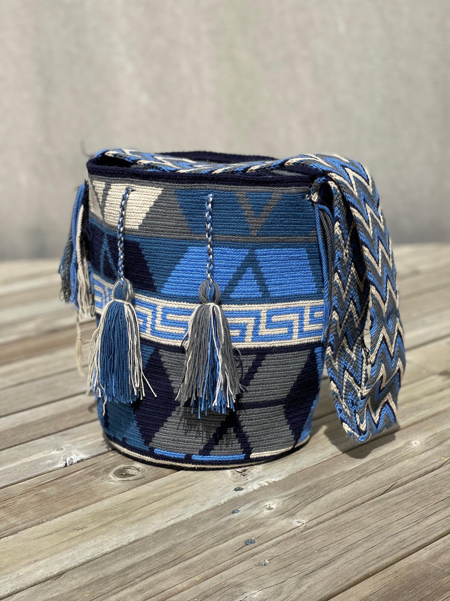 Mochilas GRANDE Diseño Hombre 🔹🩶 (31x28)