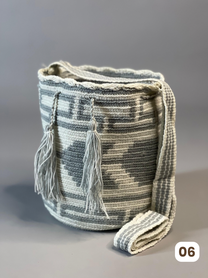 Mochila MEDIANA Tradicional 🎨 (21x18)