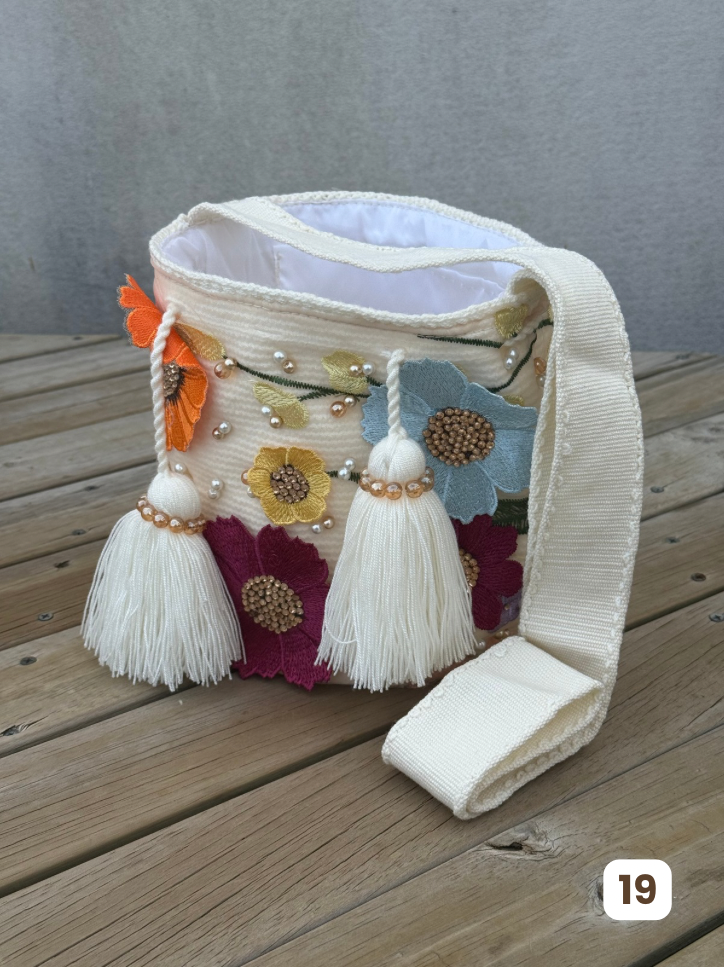 Mochila Recamada MEDIANA Primavera🌸🌷💎 (22x20)