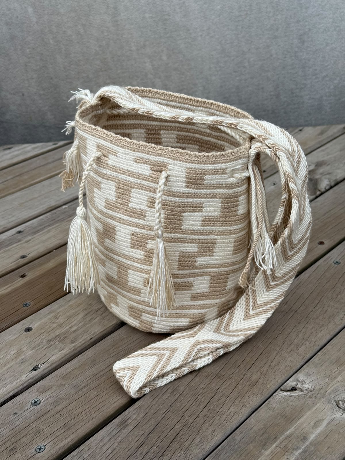 Mochila Wayuu Mediana de Diseño – Correa Gruesa
